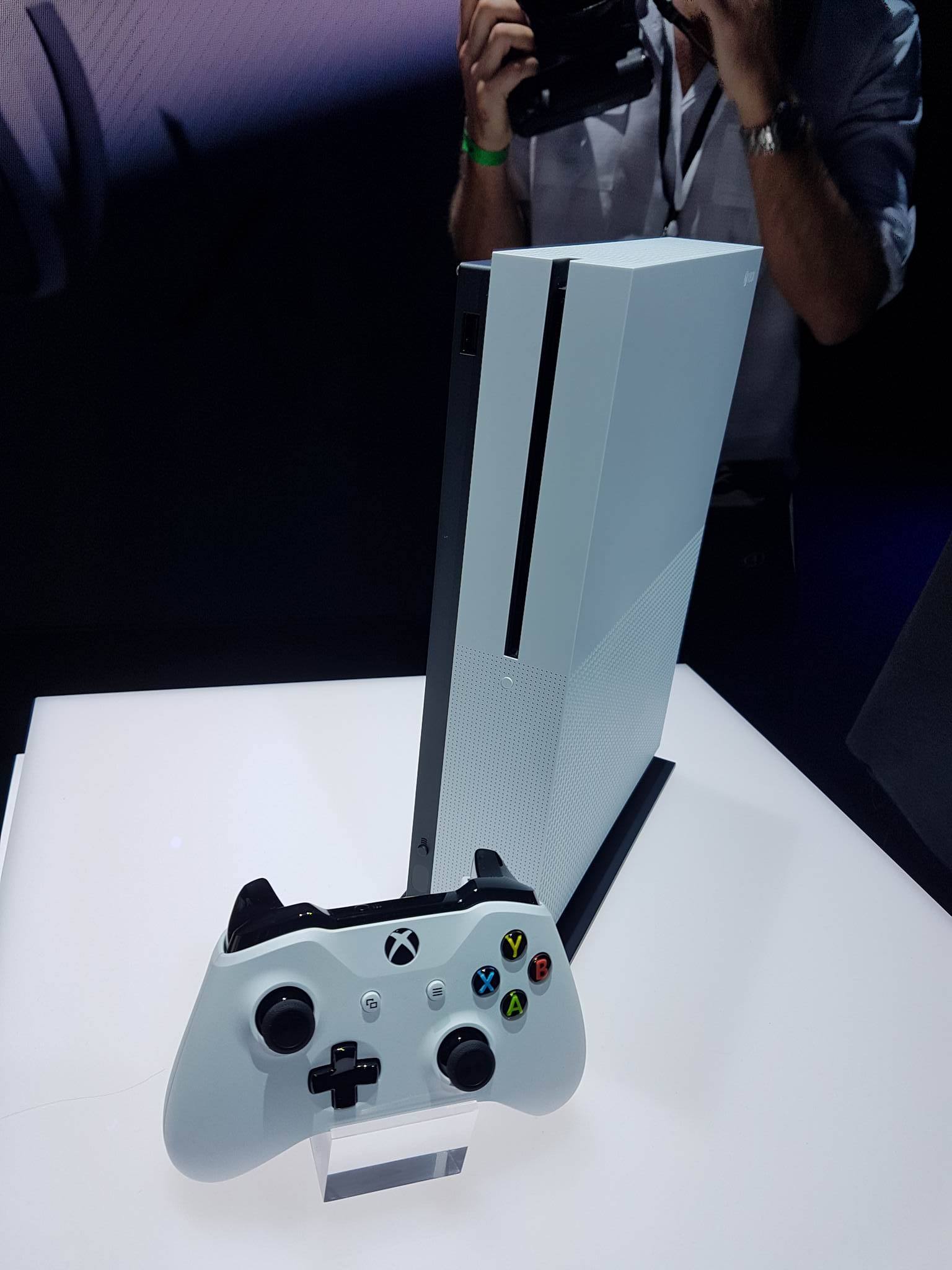 Xbox One S