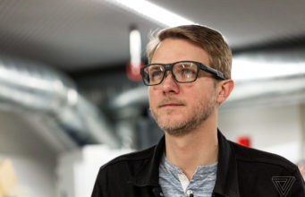 Intel revoluciona con sus gafas inteligentes